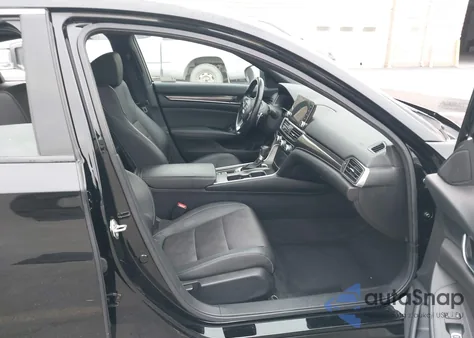 2019 Honda Accord Sport z USA, uszkodzony, nr VIN 1HGCV1F33KA131539